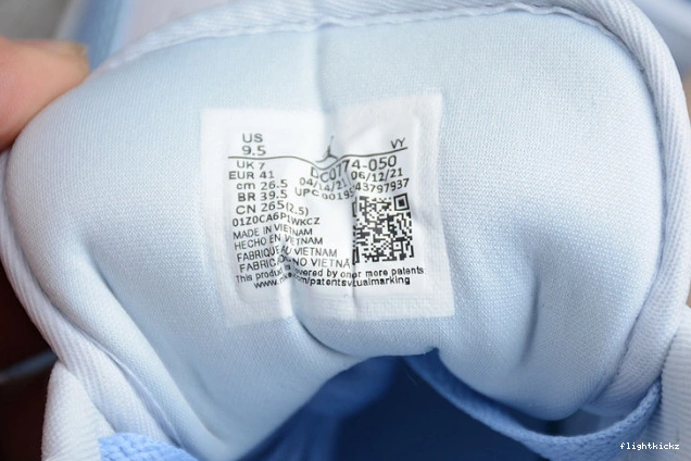 (W) 1 Low Jordan Blue University DC0774-050 0714